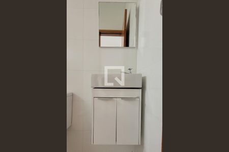 Banheiro de apartamento para alugar com 1 quarto, 20m² em Vila Curuca, Santo André