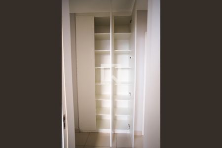 Apartamento para alugar com 70m², 3 quartos e 2 vagasArmário corredor