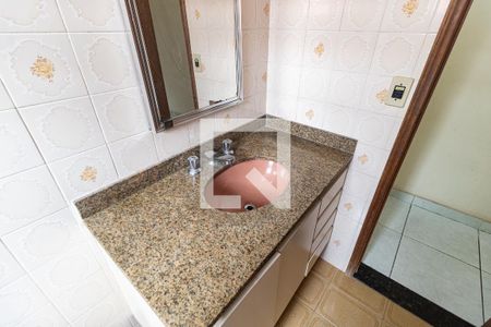 Casa à venda com 167m², 4 quartos e 4 vagasBanheiro Social