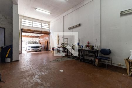 Casa à venda com 167m², 4 quartos e 4 vagasSalão 