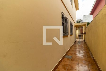 Casa à venda com 167m², 4 quartos e 4 vagasCorredor Lateral