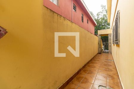 Casa à venda com 167m², 4 quartos e 4 vagasCorredor Lateral
