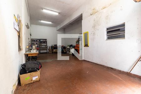 Casa à venda com 167m², 4 quartos e 4 vagasSalão 