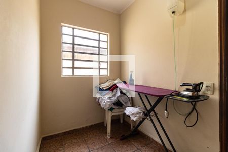 Casa à venda com 167m², 4 quartos e 4 vagasQuarto de Serviço