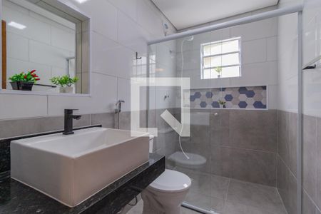 Banheiro de casa para alugar com 1 quarto, 45m² em Umuarama, Osasco