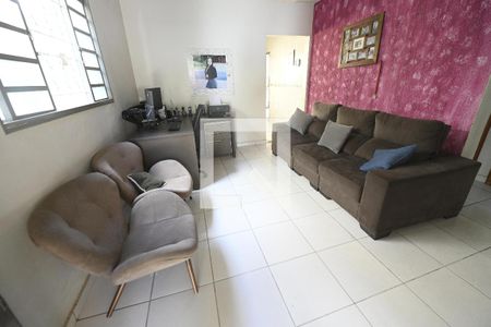 Sala de casa para alugar com 3 quartos, 70m² em Residencial Eli Forte Extensao, Goiânia