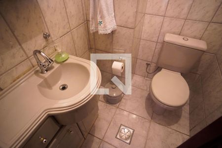 Casa à venda com 398m², 4 quartos e 5 vagas Casa à venda com 398m², 4 quartos e 5 vagasBanheiro Suíte 2