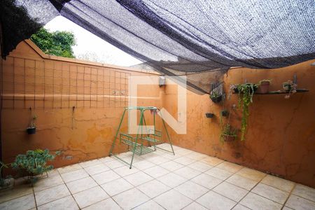 Casa à venda com 398m², 4 quartos e 5 vagas Casa à venda com 398m², 4 quartos e 5 vagasQuintal