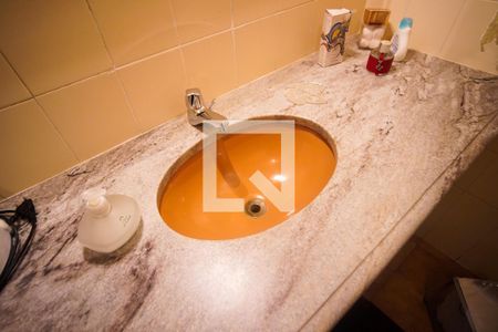 Casa à venda com 398m², 4 quartos e 5 vagas Casa à venda com 398m², 4 quartos e 5 vagasBanheiro 2