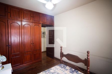 Casa à venda com 398m², 4 quartos e 5 vagas Casa à venda com 398m², 4 quartos e 5 vagasQuarto 4