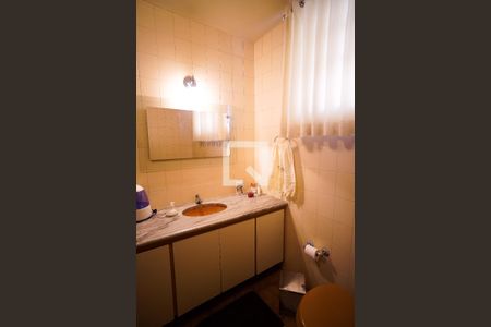 Casa à venda com 398m², 4 quartos e 5 vagas Casa à venda com 398m², 4 quartos e 5 vagasBanheiro 2