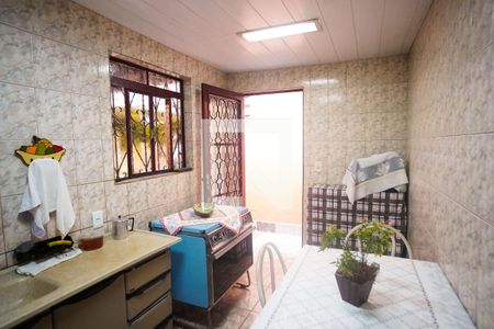 Casa à venda com 398m², 4 quartos e 5 vagas Casa à venda com 398m², 4 quartos e 5 vagasCozinha 2