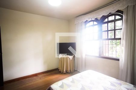 Casa à venda com 398m², 4 quartos e 5 vagas Casa à venda com 398m², 4 quartos e 5 vagasSuíte 2