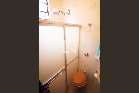 Casa à venda com 398m², 4 quartos e 5 vagas Casa à venda com 398m², 4 quartos e 5 vagasBanheiro Suíte