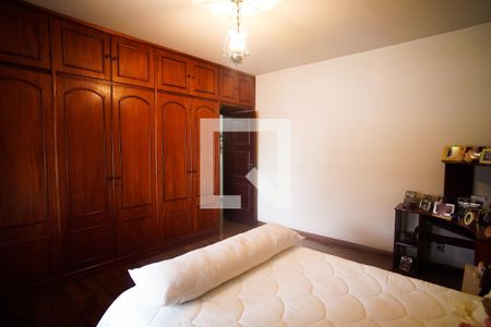 Casa à venda com 398m², 4 quartos e 5 vagas Casa à venda com 398m², 4 quartos e 5 vagasQuarto 3