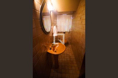 Casa à venda com 398m², 4 quartos e 5 vagas Casa à venda com 398m², 4 quartos e 5 vagasLavabo