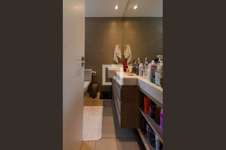 Apartamento à venda com 82m², 2 quartos e 2 vagas Apartamento à venda com 82m², 2 quartos e 2 vagasBanheiro suíte