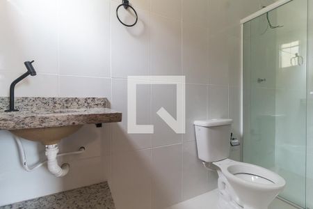 Banheiro da Suíte de apartamento para alugar com 2 quartos, 54m² em Vila Perracini, Poá