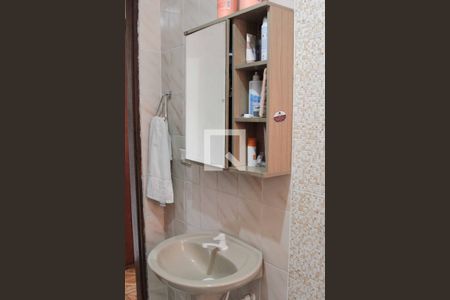 Casa à venda com 155m², 3 quartos e 1 vaga Casa à venda com 155m², 3 quartos e 1 vagaBanheiro