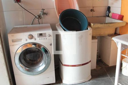 Casa à venda com 155m², 3 quartos e 1 vaga Casa à venda com 155m², 3 quartos e 1 vagaÁrea de Serviço