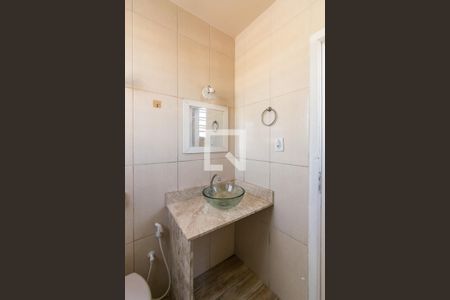 Banheiro de apartamento para alugar com 1 quarto, 54m² em Penha, Rio de Janeiro