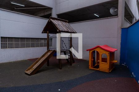 Apartamento para alugar com 42m², 2 quartos e 1 vaga Apartamento para alugar com 42m², 2 quartos e 1 vagaÁrea comum - Playground