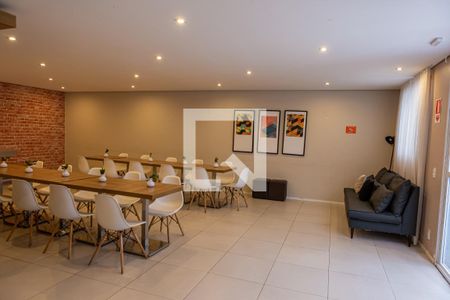 Apartamento para alugar com 42m², 2 quartos e 1 vaga Apartamento para alugar com 42m², 2 quartos e 1 vagaÁrea comum - Salão de festas