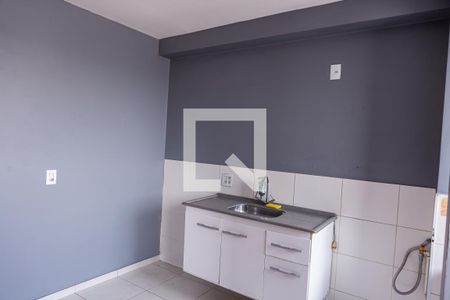 Cozinha de apartamento para alugar com 2 quartos, 42m² em Vila Nhocune, São Paulo