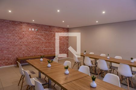 Apartamento para alugar com 42m², 2 quartos e 1 vaga Apartamento para alugar com 42m², 2 quartos e 1 vagaÁrea comum - Salão de festas