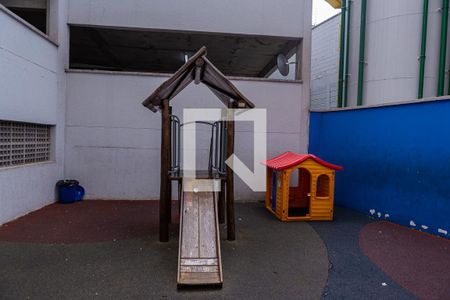 Apartamento para alugar com 42m², 2 quartos e 1 vaga Apartamento para alugar com 42m², 2 quartos e 1 vagaÁrea comum - Playground