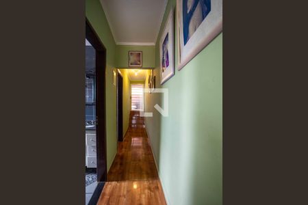 Casa à venda com 180m², 3 quartos e 2 vagasCorredor