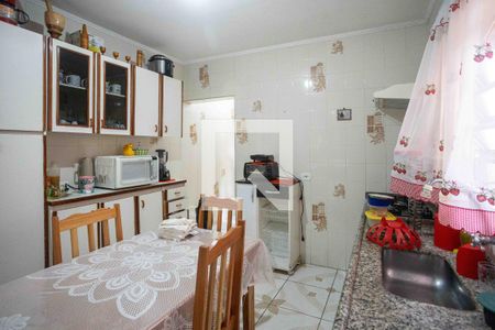 Casa à venda com 180m², 3 quartos e 2 vagasCozinha