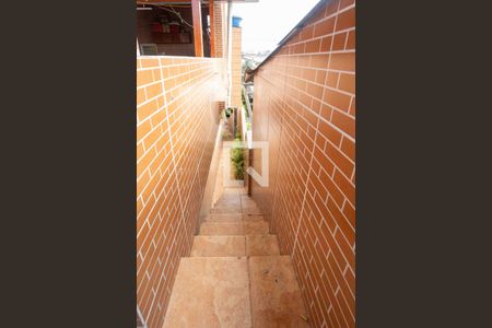 Casa à venda com 180m², 3 quartos e 2 vagasEscada