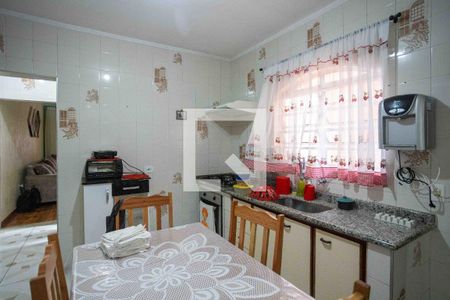 Casa à venda com 180m², 3 quartos e 2 vagasCozinha