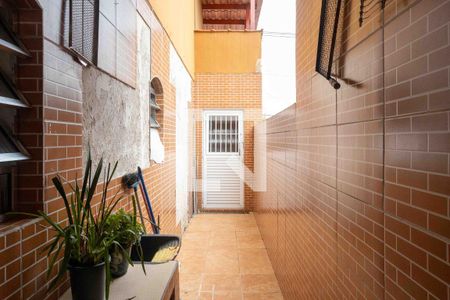 Casa à venda com 180m², 3 quartos e 2 vagasCorredor