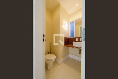 Casa de condomínio para alugar com 500m², 4 quartos e 3 vagas Casa de condomínio para alugar com 500m², 4 quartos e 3 vagasLavabo