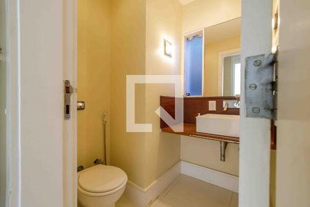 Casa de condomínio para alugar com 500m², 4 quartos e 3 vagas Casa de condomínio para alugar com 500m², 4 quartos e 3 vagasLavabo