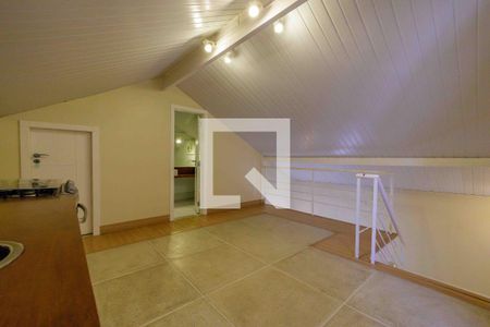 Casa de condomínio para alugar com 500m², 4 quartos e 3 vagas Casa de condomínio para alugar com 500m², 4 quartos e 3 vagasSótão