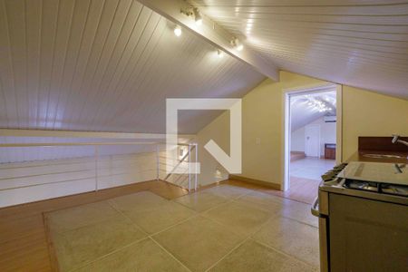 Casa de condomínio para alugar com 500m², 4 quartos e 3 vagas Casa de condomínio para alugar com 500m², 4 quartos e 3 vagasSótão