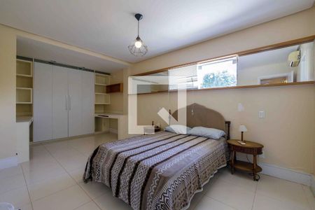 Casa de condomínio para alugar com 500m², 4 quartos e 3 vagas Casa de condomínio para alugar com 500m², 4 quartos e 3 vagasSuíte 4