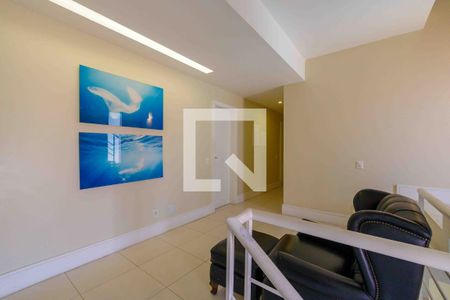 Casa de condomínio para alugar com 500m², 4 quartos e 3 vagas Casa de condomínio para alugar com 500m², 4 quartos e 3 vagasHall