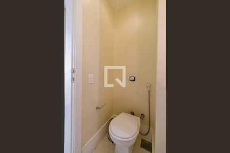 Casa de condomínio para alugar com 500m², 4 quartos e 3 vagas Casa de condomínio para alugar com 500m², 4 quartos e 3 vagasLavabo