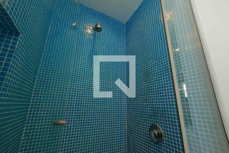 Casa de condomínio para alugar com 500m², 4 quartos e 3 vagas Casa de condomínio para alugar com 500m², 4 quartos e 3 vagasBanheiro da Suíte 4