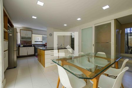 Casa de condomínio para alugar com 500m², 4 quartos e 3 vagas Casa de condomínio para alugar com 500m², 4 quartos e 3 vagasCozinha