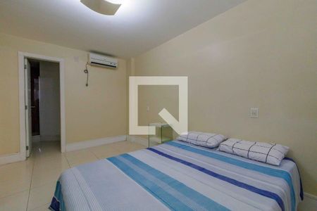 Casa de condomínio para alugar com 500m², 4 quartos e 3 vagas Casa de condomínio para alugar com 500m², 4 quartos e 3 vagasSuíte 3