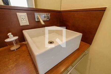 Casa de condomínio para alugar com 500m², 4 quartos e 3 vagas Casa de condomínio para alugar com 500m², 4 quartos e 3 vagasLavabo