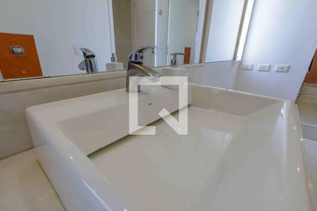 Casa de condomínio para alugar com 500m², 4 quartos e 3 vagas Casa de condomínio para alugar com 500m², 4 quartos e 3 vagasBanheiro 1 da Suíte 1