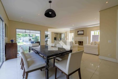 Sala de casa de condomínio para alugar com 4 quartos, 500m² em Barra da Tijuca, Rio de Janeiro