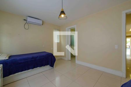 Casa de condomínio para alugar com 500m², 4 quartos e 3 vagas Casa de condomínio para alugar com 500m², 4 quartos e 3 vagasSuíte 2