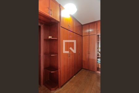 Casa à venda com 660m², 4 quartos e 8 vagasSuíte 1